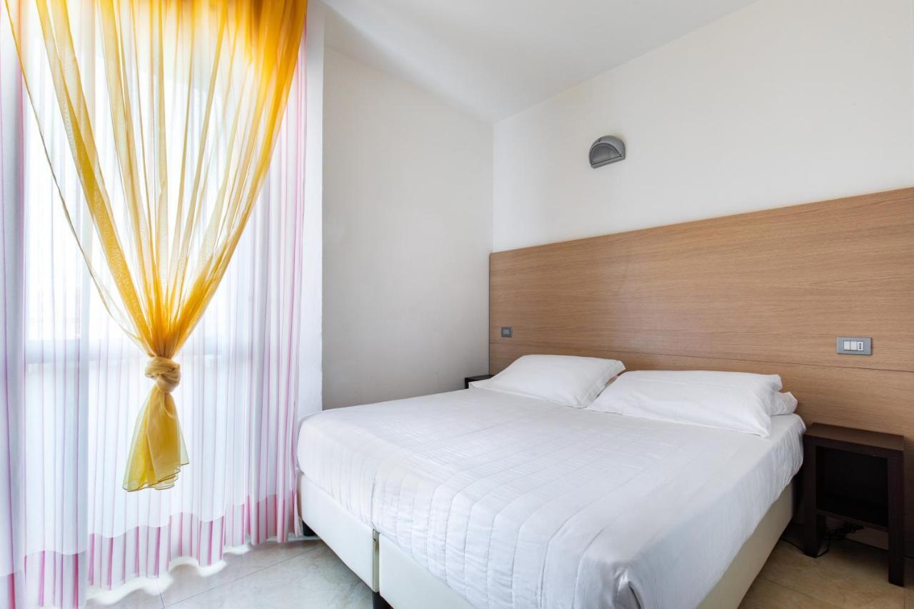 Hotel Palos Римини Экстерьер фото