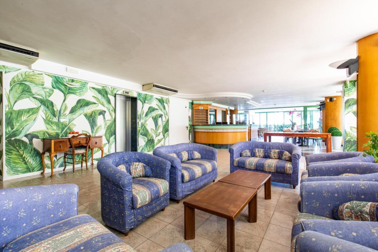 Hotel Palos Римини Экстерьер фото