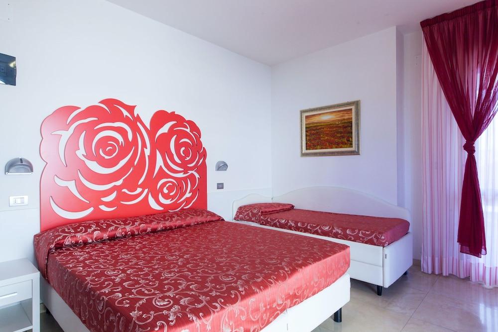 Hotel Palos Римини Экстерьер фото