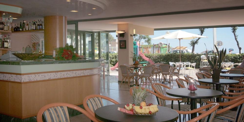 Hotel Palos Римини Экстерьер фото