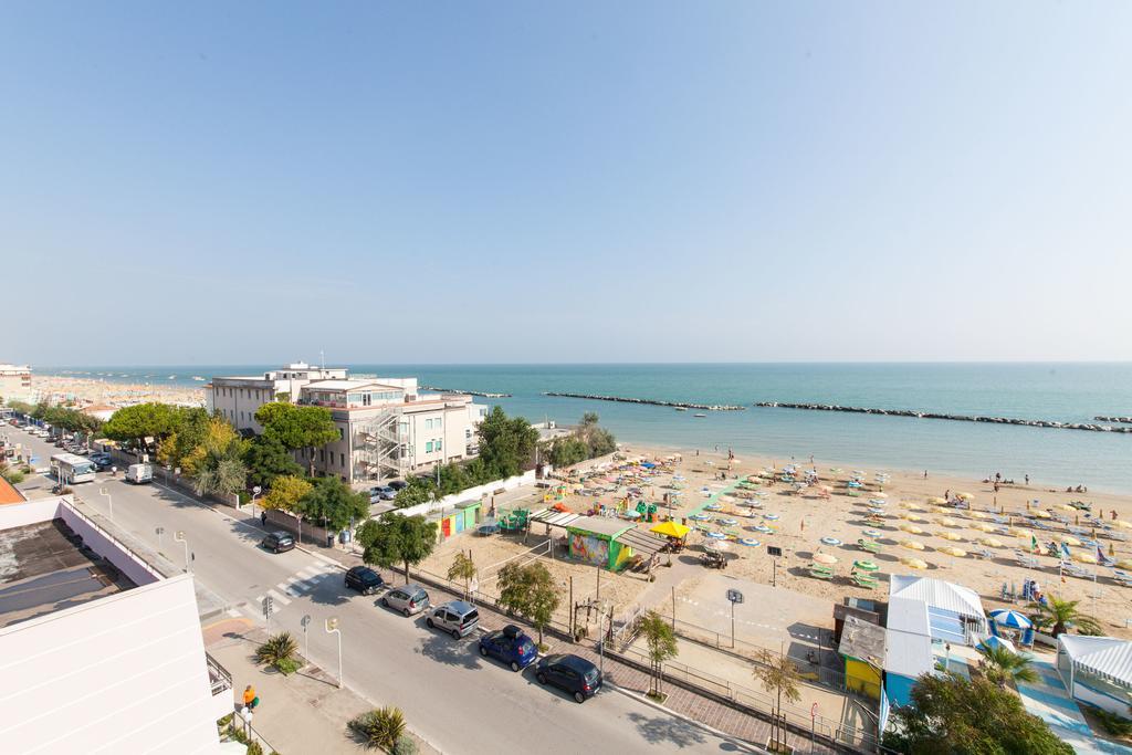 Hotel Palos Римини Экстерьер фото