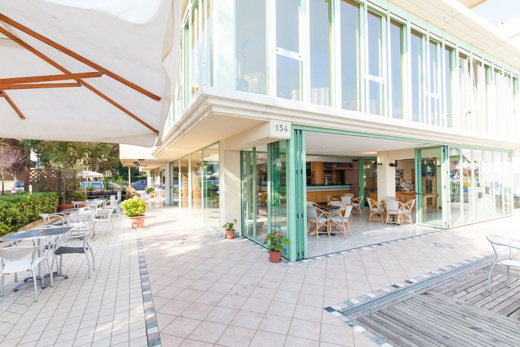 Hotel Palos Римини Экстерьер фото