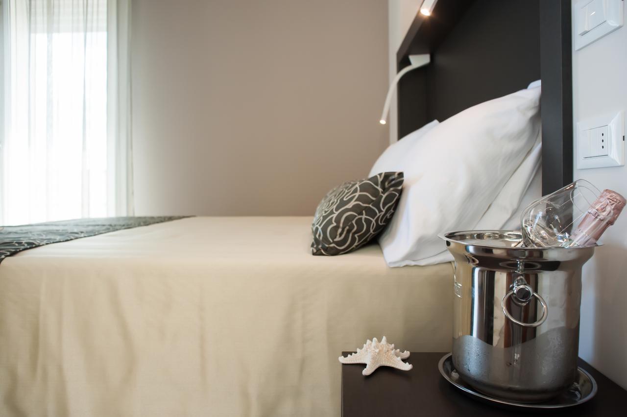 Hotel Palos Римини Экстерьер фото